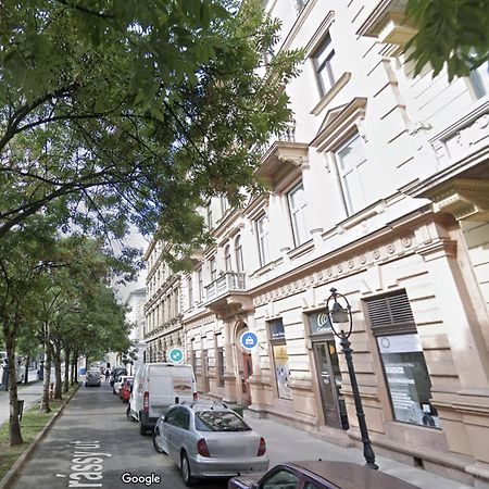 Alice Apartment - Andrassy Street Budapest Luaran gambar