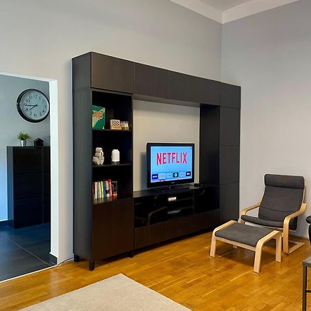 Alice Apartment - Andrassy Street Budapest Luaran gambar