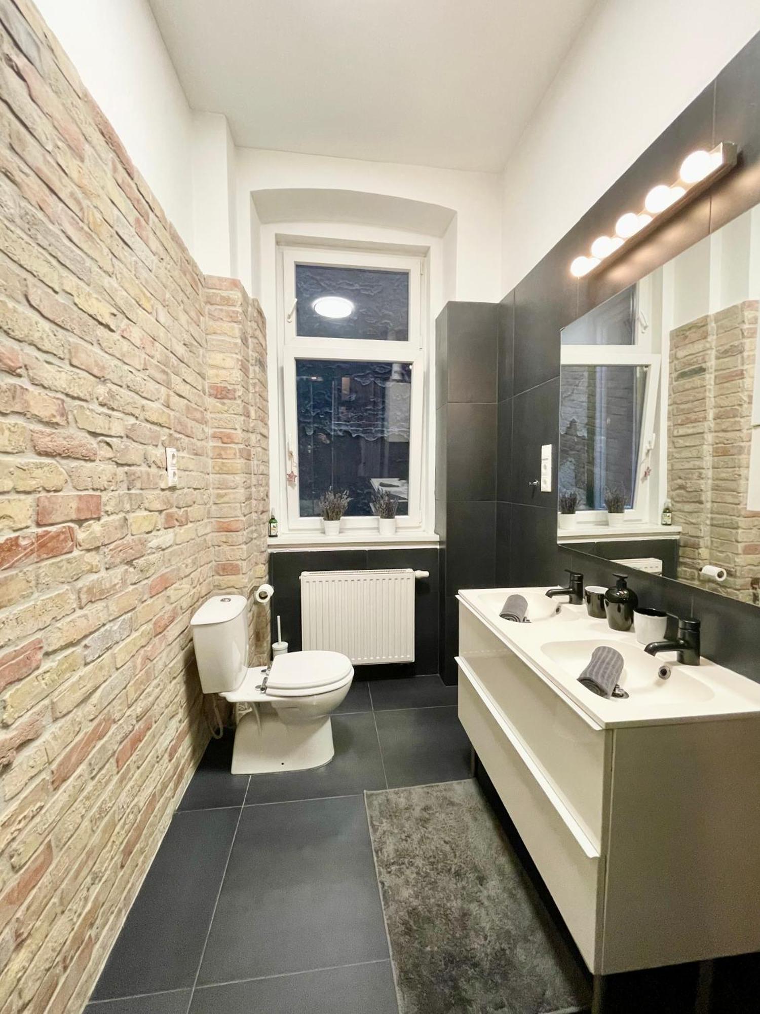 Alice Apartment - Andrassy Street Budapest Luaran gambar